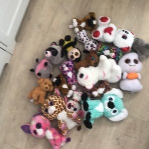 18 beanie babies